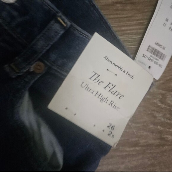 Abercrombie & Fitch The Flare Ultra High Rise Jean 26 / 2 short - Picture 6 of 13